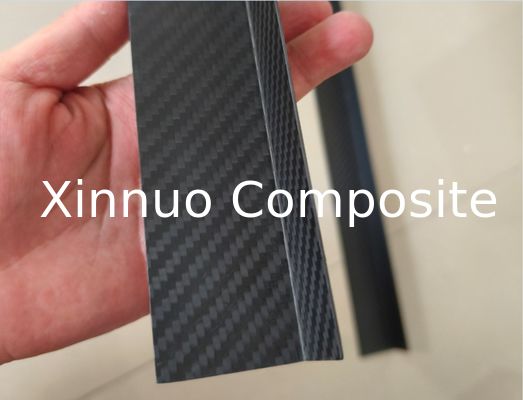 30*40mm 50*50mm angle de fibre de carbone 90° angle tranchant avec une surface mate de 3K