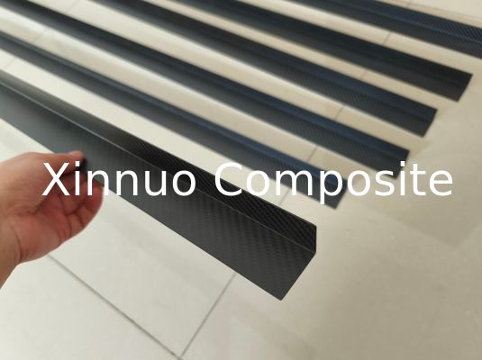 30*40mm 50*50mm angle de fibre de carbone 90° angle tranchant avec une surface mate de 3K