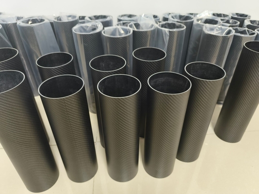 Tubes en fibre de carbone de 101 mm.