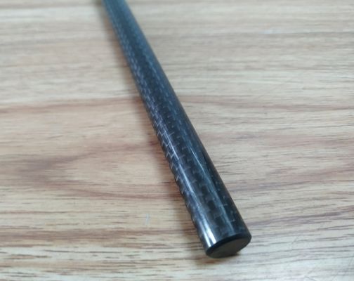 tige solide de fibre de carbone pultruded par diamètre de 6~40mm avec la tige de carbone de pultrusion de surface de la plaine 3K/sergé