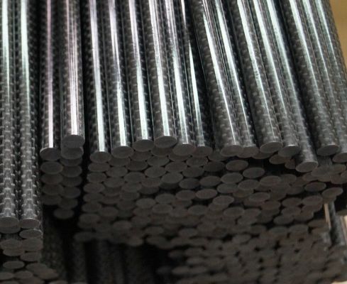 tige solide de fibre de carbone pultruded par diamètre de 6~40mm avec la tige de carbone de pultrusion de surface de la plaine 3K/sergé