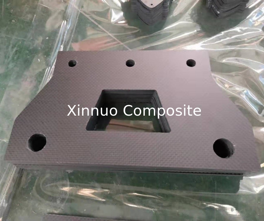 Coupe CNC de feuilles en fibre de carbone 400*500mm 800*800mm 1000*1000mm etc. réalisée sur commande